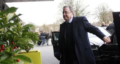 Florentino Pérez durante su viaje a Helsenkirchen el pasado 25 de febrero.