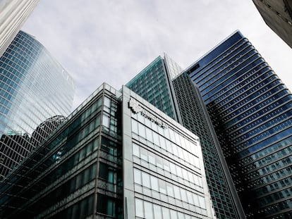 Fachada de Euronext, la Bolsa paneuropea, en el distrito financiero de París.