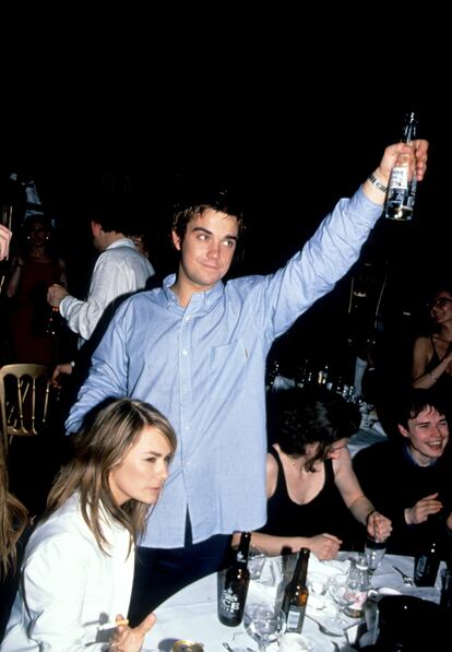 Robbie Williams, en los Brit Awards de 1996.