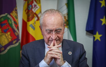 El alcalde de Málaga, Francisco de la Torre, el pasado martes durante la entrevista con EL PAÍS en el Ayuntamiento.