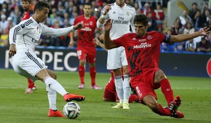 Fazio, ante Cristiano, en la pasada final de la Supercopa de Europa.