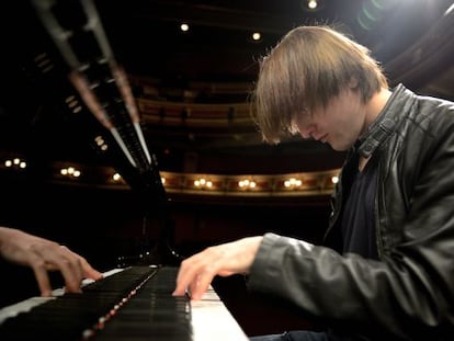 Daniil Trifonov, en un ensayo en el teatro Principal de Vitoria.