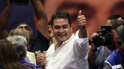 Juan Hernández, candidato a la presidencia de Honduras, en un mitin