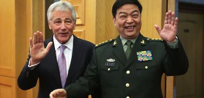 El secretario de Defensa de EE UU, Chuck Hagel, este martes junto al ministro de Defensa chino, Chang Wanquan.