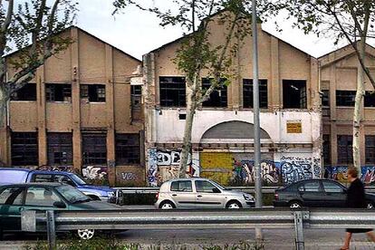 Fachada de los edificios industriales que ocup la fbrica Oliva Arts en Poblenou.