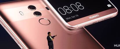 Richard Yu, CEO  de Huawei Consumer Business Group, prresentando el nuevo Huwawei Mate 10 