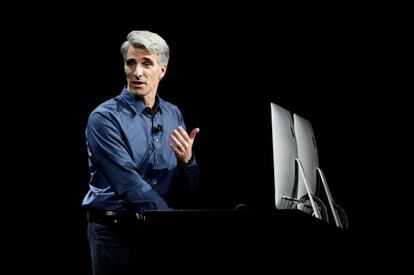 Craig Federighi, senior vicepresidente de Apple, presenta el nuevo Siri para Mac OS Sierra, en el WWDC 2016.