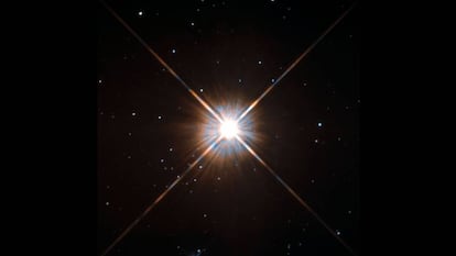  El telescopio espacial Hubble tom esta imagen de Prxima Centauri, la estrella ms cercana al sistema solar. 