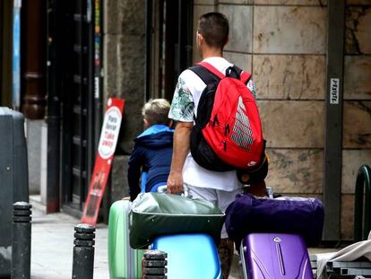 Turistas en una calle de Madrid.