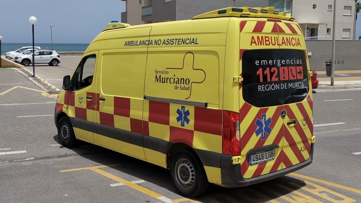 Heridas ocho personas al chocar un autobús contra una vivienda en Cartagena