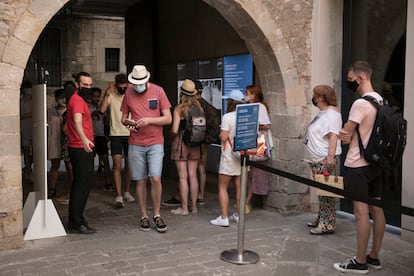 Turistas visitando el Museo Picasso de Barcelona el pasado miércoles.