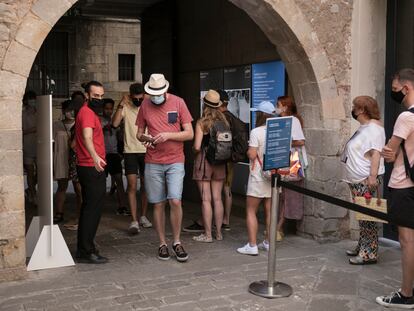 Turistas visitando el Museo Picasso de Barcelona el pasado miércoles.