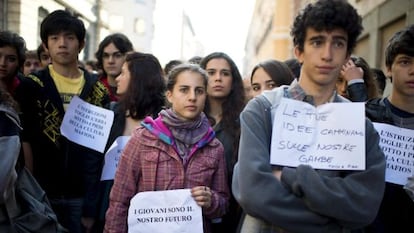 Estudiantes italianos recuerdan al magistrado Falcone.