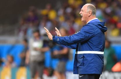 Scolari durante o jogo.