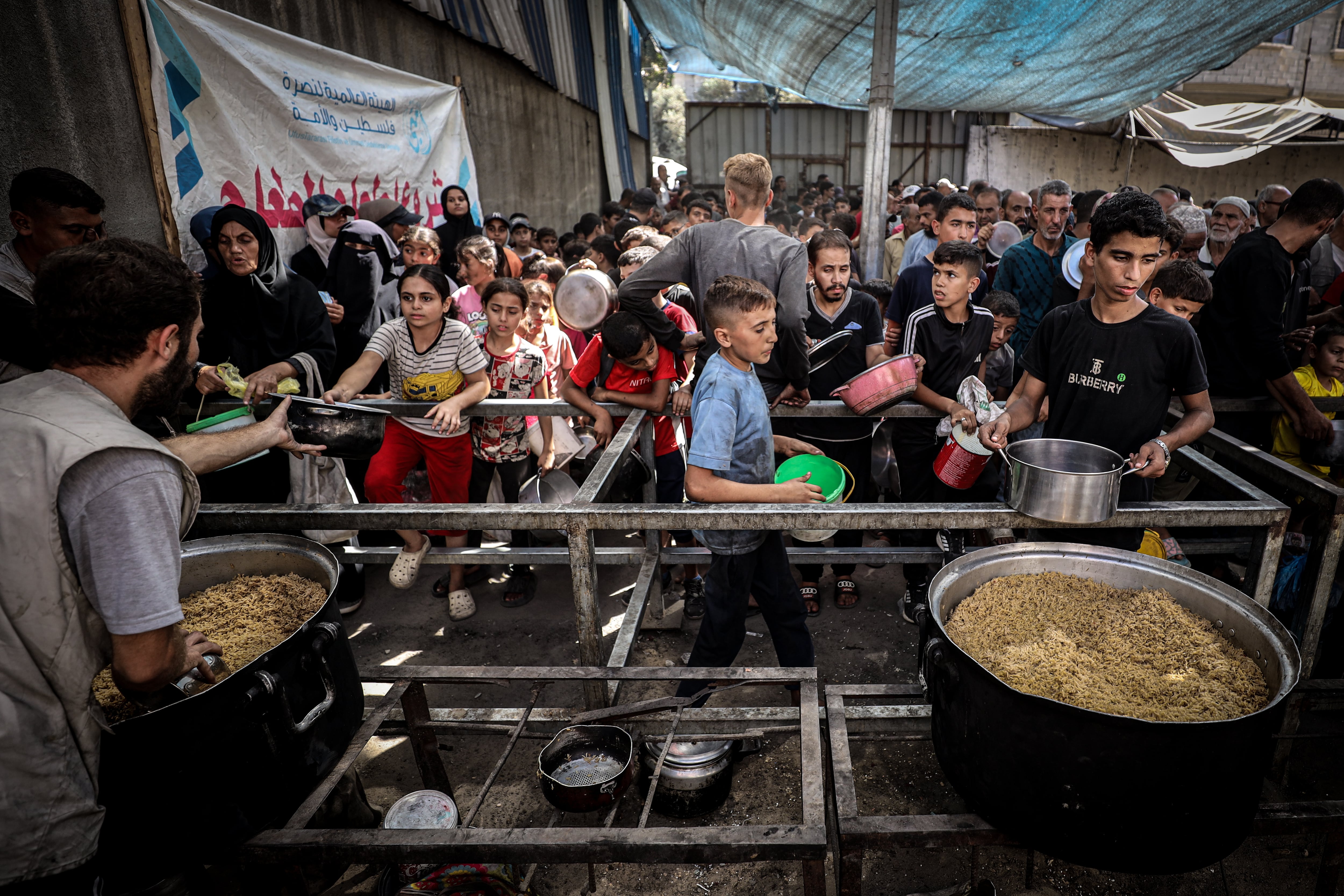 Breaking news on the conflict in the Middle East, live | Trump is considering traveling to the Middle East this weekend given the imminence of a peace agreement | International