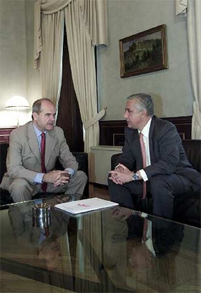 Chaves y Arenas, en una reunión, en mayo de 2004.