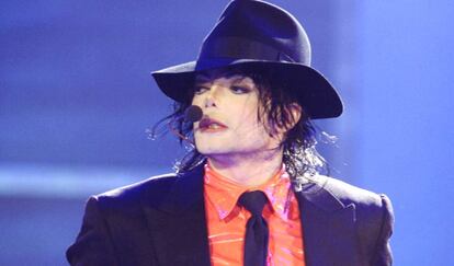 El cantante Michael Jackson, durante una presentación en 2005. 