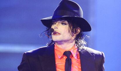 El cantante Michael Jackson, durante una presentación en 2005.