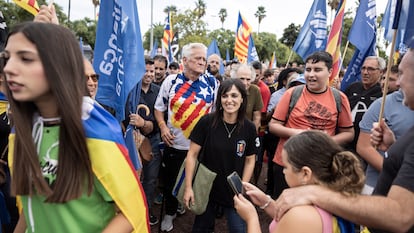 Sílvia Orriols, en primer término entre partidarios de Aliança Catalana, este jueves en la Diada.