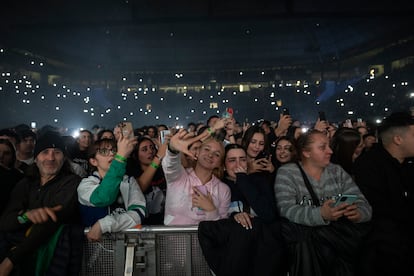 Asistentes al concierto de Morad, el 3 de enero de 2025, en el Palau Sant Jordi.