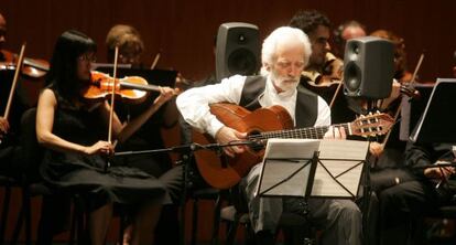 El guitarrista Manolo Sanl&uacute;car.