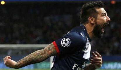 Lavezzi celebra el primer gol del partido