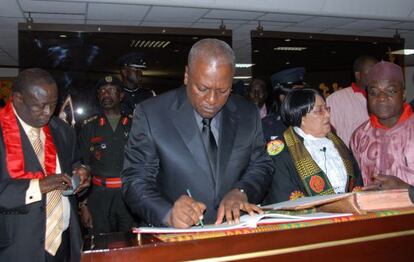 John Dramani Mahama, tras la toma de posesión como nuevo presidente de Ghana.