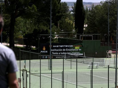 Pistas de tenis del club deportivo RACE.