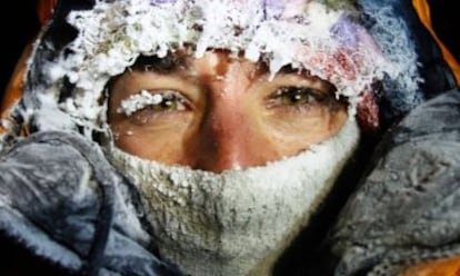 Retrato de Elisabeth R&eacute;vol, por encima de los 7.000 metros, en el Nanga Parbat