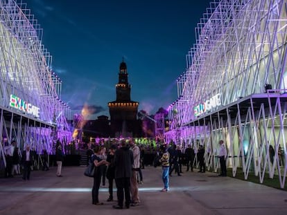 Entrada da Exposição Universal de Milão 2015, na Piazza Castello.