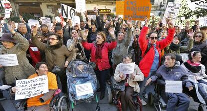 Concentraci&oacute;n en Valencia en contra de los recortes al sistema de dependencia. 