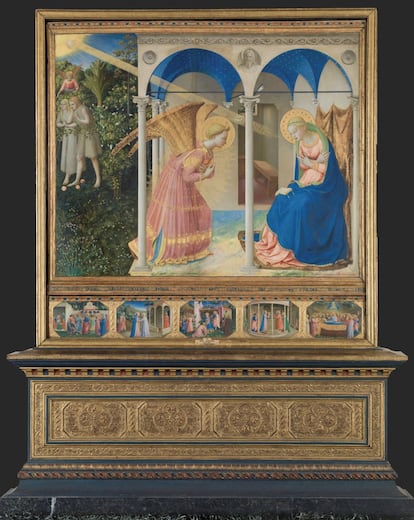 La Anunciación (1426), de Fra Angelico. “Fra Angelico no lo sabía, pero en 'La Anunciación', estaba adelantando alguno de los conceptos einstenianos”, dice el profesor José David de la Fuente, autor del libro 'Diálogos entre ciencia y arte en el Museo del Prado', publicado por la Comunidad de Madrid. Uno de los experimentos mentales claves en el desarrollo conceptual de Einstein fue imaginar cómo sería ir montado en un rayo de luz. “Fra Angelico representa el Espíritu Santo como una paloma sobre un rayo de luz”, dice De la Fuente, “además, al viajar a la velocidad de la luz los cuerpos pierden su masa y se convierten en pura energía: como el Espíritu Santo”. Además, las bóvedas curvas se corresponden con el espacio tiempo curvo de la Relatividad General.