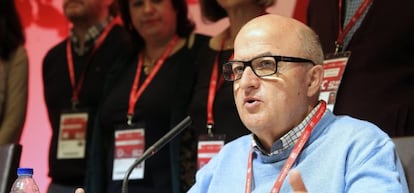 El responsable de la Federación de Servicios para la Movilidad y el Consumo, Miguel Ángel Cilleros, uno de los aspirantes a dar el relevo a Cándido Méndez, durante el 42 Congreso Confederal de UGT, que se celebra en Madrid.