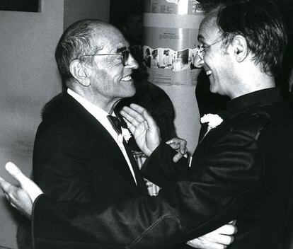 Luis Buñuel y Carlos Saura en 1977.