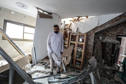 Una de las casas que el ejército israelí atacó con explosivos el jueves 9 de octubre, este viernes en Yenín (Cisjordania).