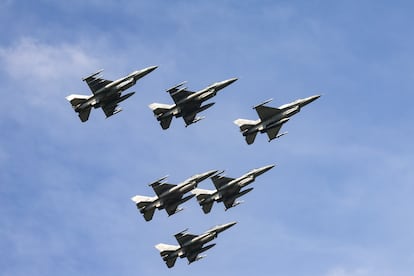 Six F-16s from the Polish Air Force, on August 15 in Warsaw.