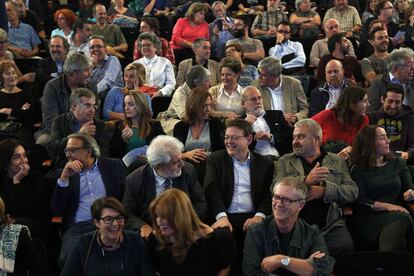 El presidente valenciano, entre el público, durante la inauguración del festival en el Palau de la Música.