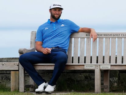 Rahm, junto al tee del 6 en Portrush.