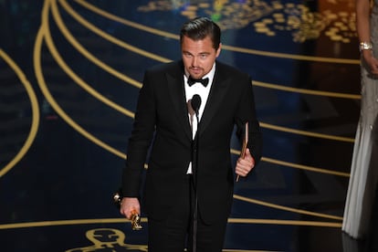 DiCaprio durante su discurso de agradecimiento tras ganar el Oscar como mejor actor protagonista por su papel en 'El renacido'.