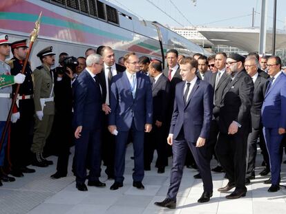 Emmanuel Macron y Mohammed VI, este jueves en Tánger durante la inauguración del tren de alta velocidad que unirá las ciudades de Tánger y Casablanca.