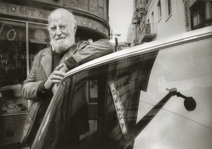 Lawrence Ferlinghetti, poeta, editor y librero, fotografiado el 31 de agosto de 1987.