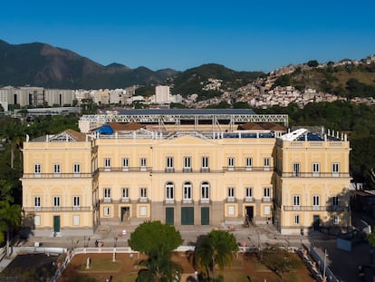 La fachada rehabilitada del Museo Nacional de Ciencias Naturales de Río.