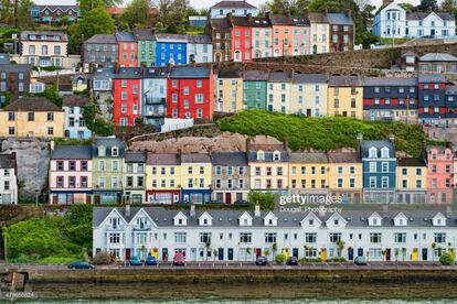 Casas de Cobh, ciudad en la costa sur de Irlanda. 