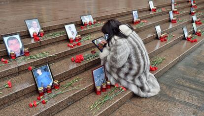 Kiev (Ucrania) recuerda al centenar de caídos en las multitudinarias protestas del Maidán que exigían el acercamiento de Ucrania a Europa y que llevaron hace un año al derrocamiento del presidente prorruso Víktor Yanukóvich.