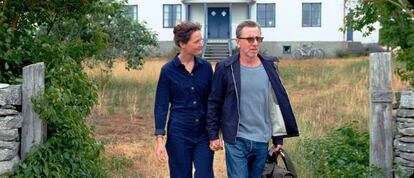 Vicky Krieps y Tim Roth, en 'Bergman Island', de Mia Hansen-Løve.