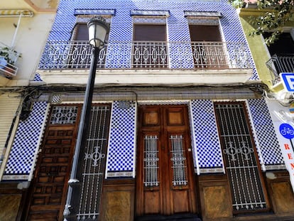 Una de las casas t&iacute;picas y bien conservadas del barrio de El Cabanyal, en Valencia. 