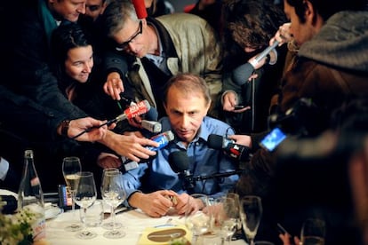 Michel Houellebecq, tras recibir en 2010 el Premio Goncourt por 'El mapa y el territorio'.