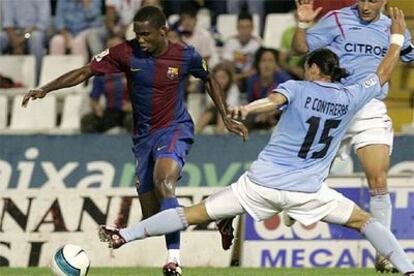 Eto&#39;o busca el remate ante la defensa del Celta.