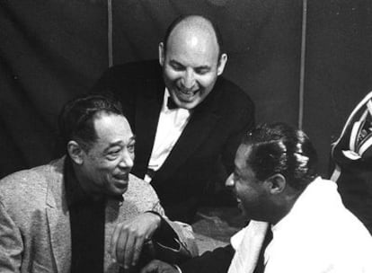 George Wein, en el centro, acompañado de Duke Ellington y Erroll Garner.