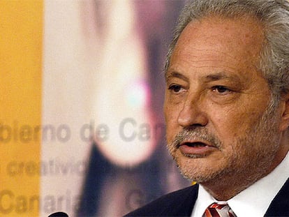 El presidente del Gobierno canario, Adán Martín, durante la declaración institucional.